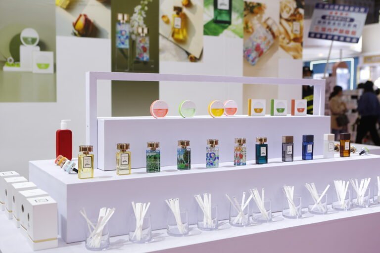 Specialized Fragrance & Beauty Packaging Solutions for Saudi Arabia, Dubai, and the Middle East， حلول تعبئة العطور والتجميل المتخصصة للمملكة العربية السعودية ودبي والشرق الأوسط