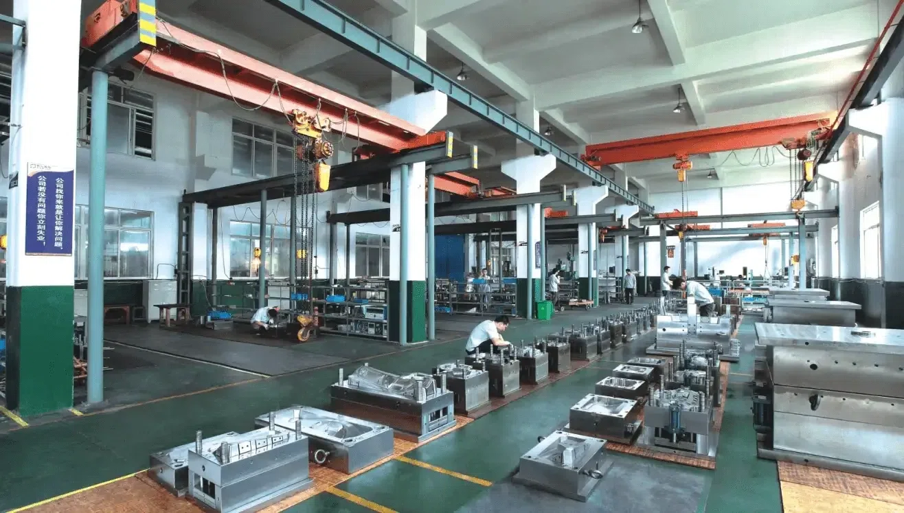 mold room design for perfume bottle and lid manufacturer