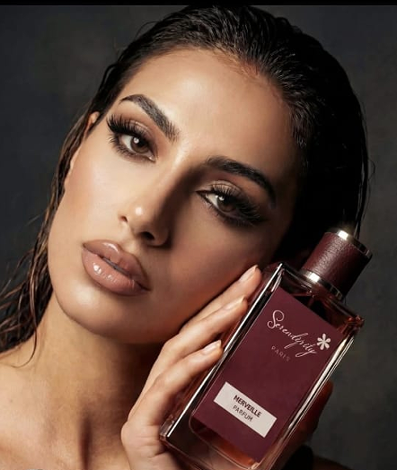 The Art of Starting: How Emerging and Launch Perfume Brands Master Aesthetics with "Light Customization or Perfume Stock Bottle Customization" low moq perfume stock bottles custom factory