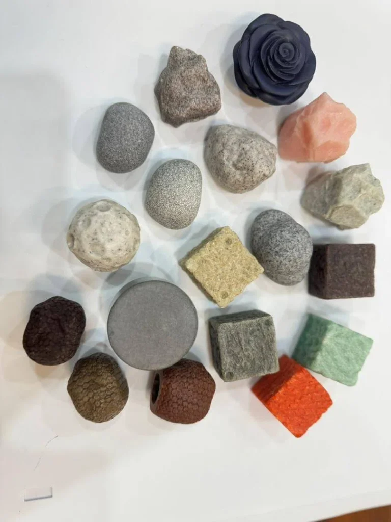 custom stone like irregular and flower shape perfume skincare Cosmetics lids and caps