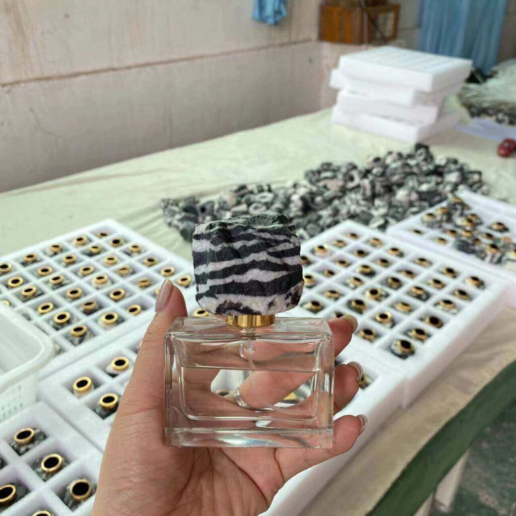 black and white Zebra crossing stripes artifical stone lid